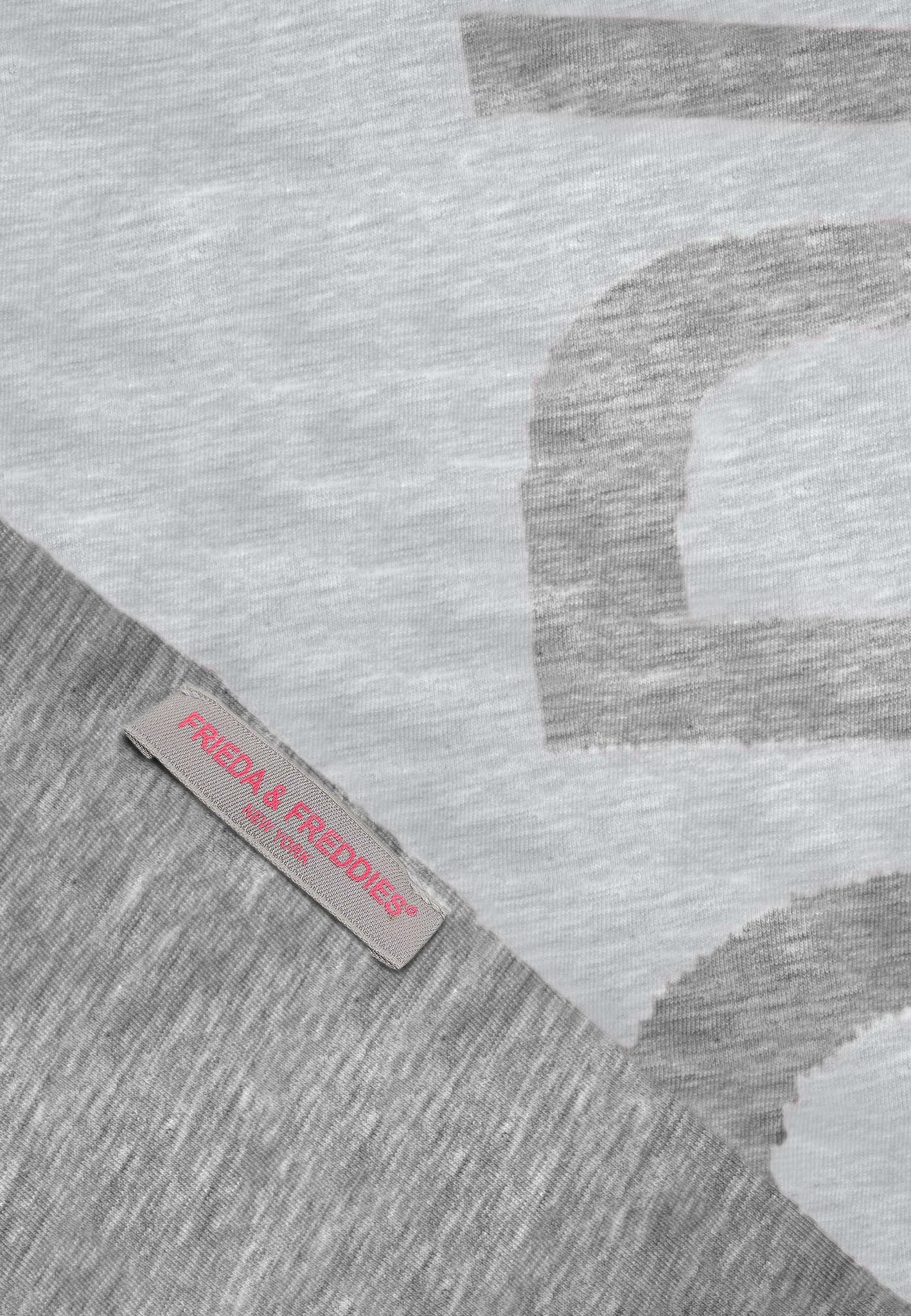 frieda & freddies logo scarf in grey
