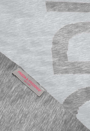 frieda & freddies logo scarf in grey