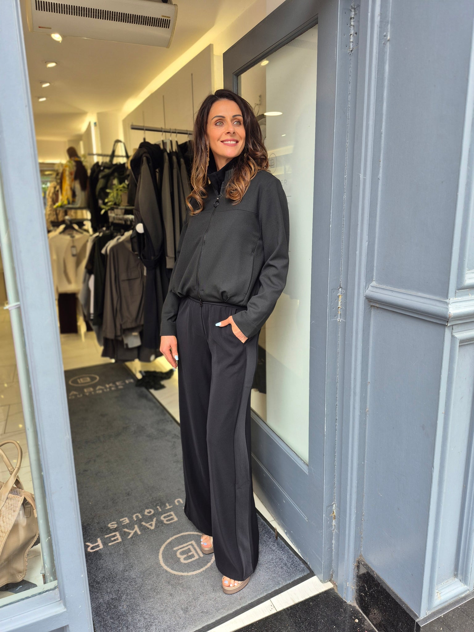 ania schierholt wide leg trousers in black