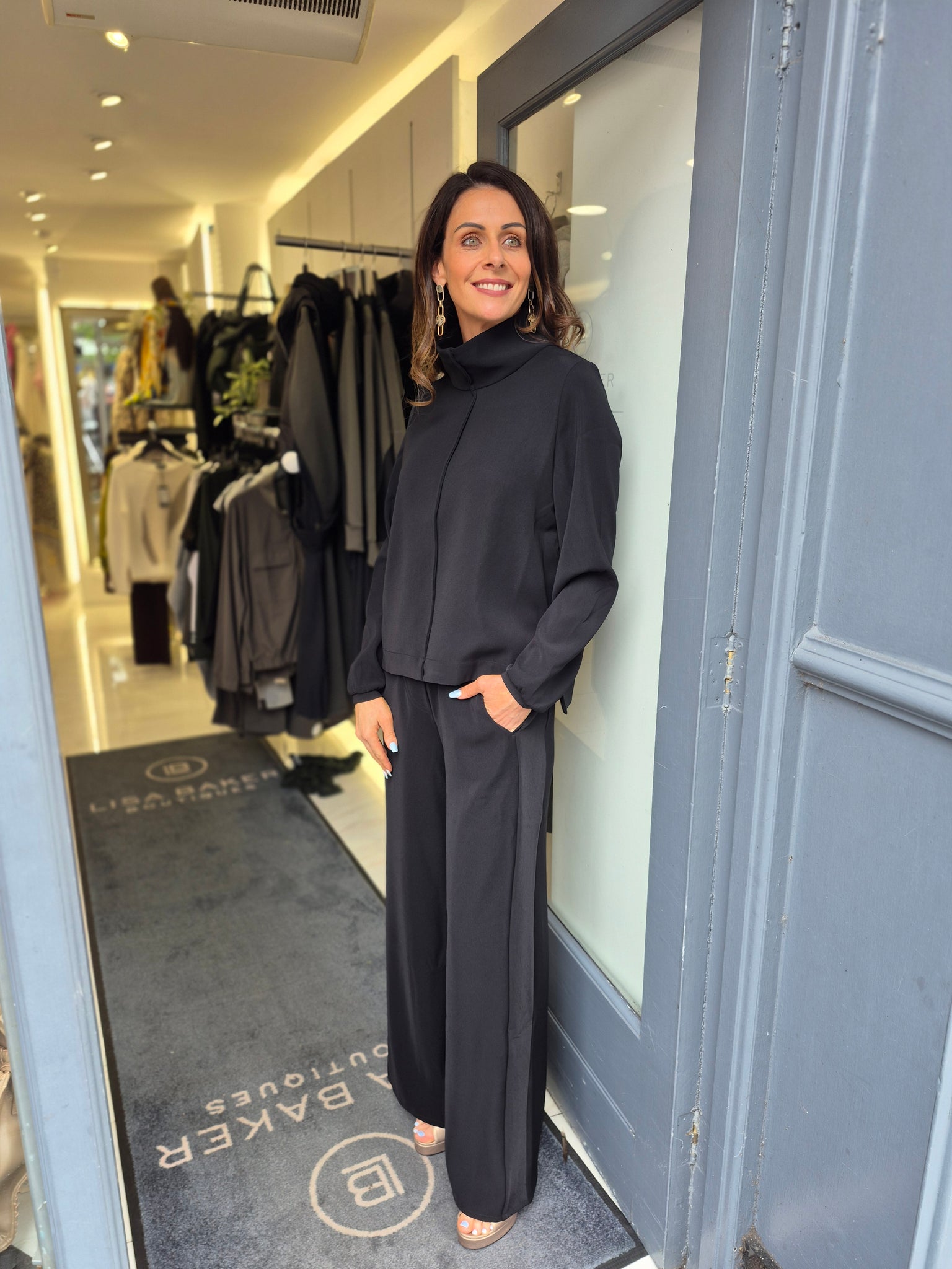 ania schierholt wide leg trousers in black