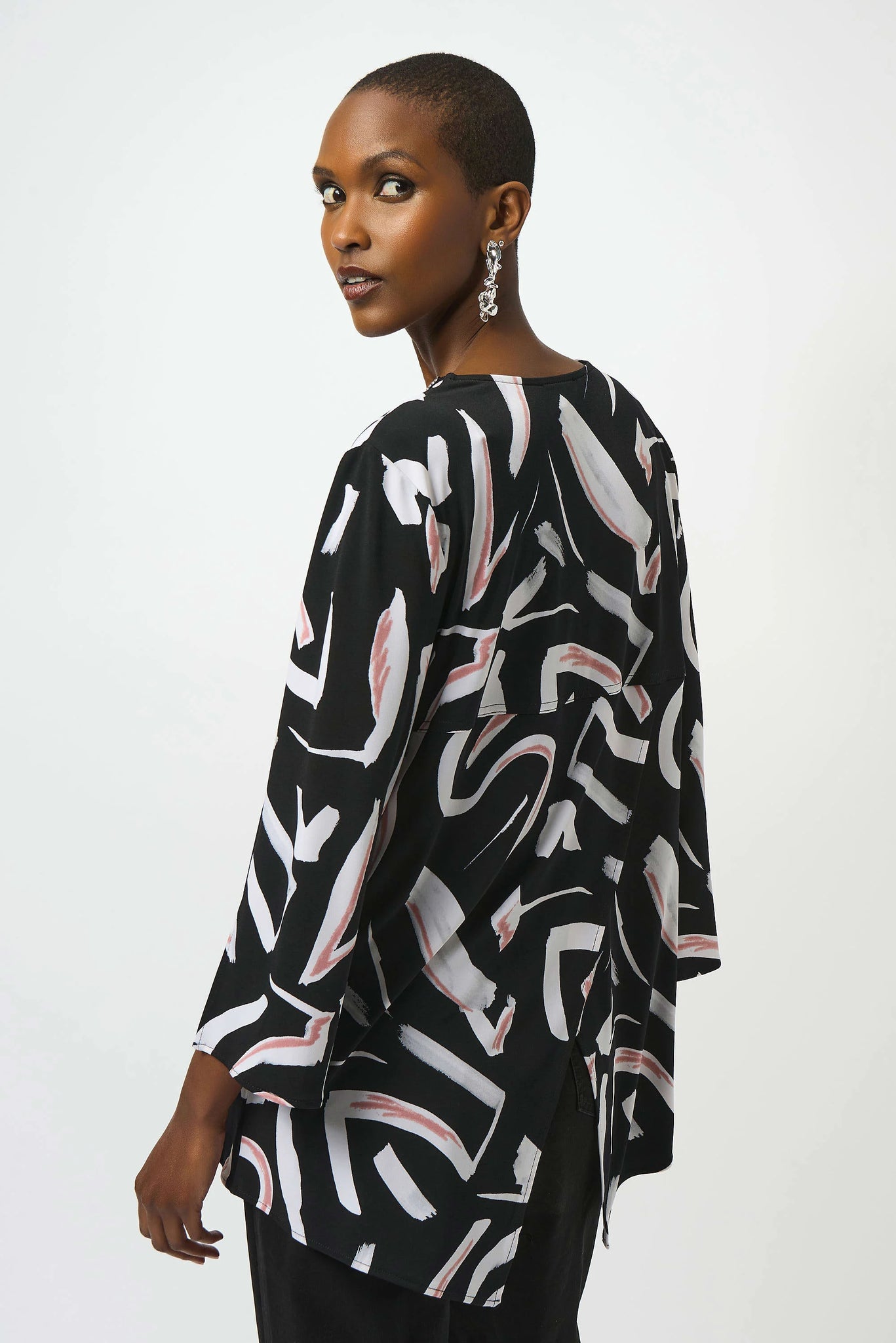 joseph ribkoff silky knit printed fit and flare tunic in black & white