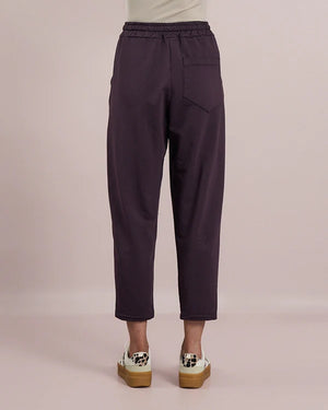 DECK BARREL SHAPE JOGGERS IN MULBERRY
