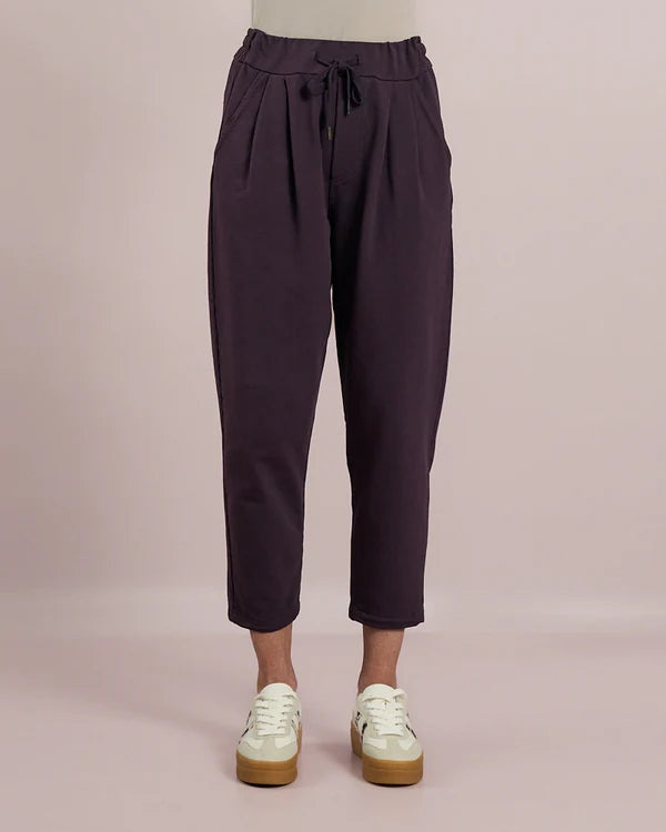 DECK BARREL SHAPE JOGGERS IN MULBERRY