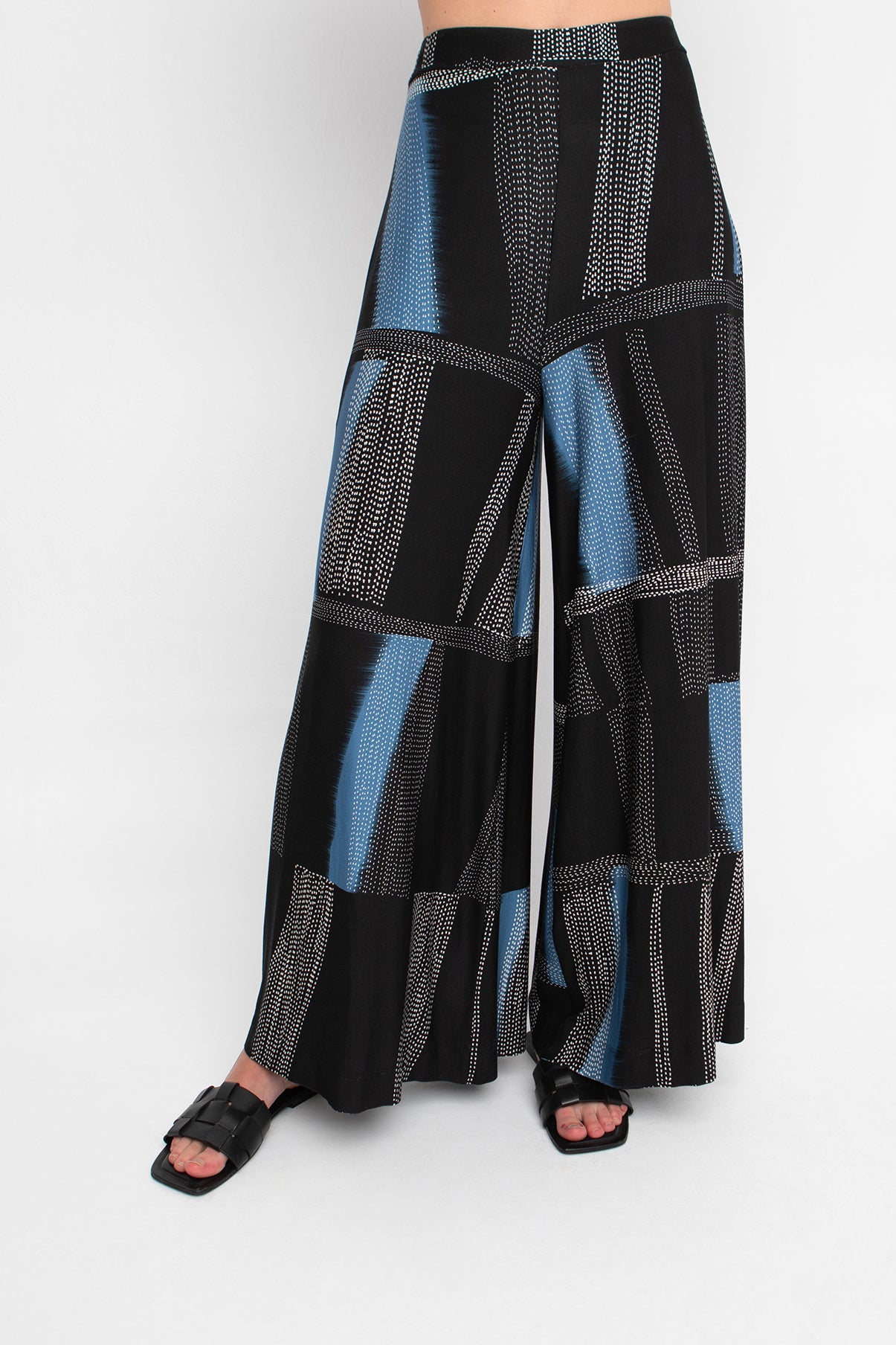 ozai n ku digi print trousers in black & blue
