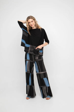 ozai n ku digi print top in black & blue