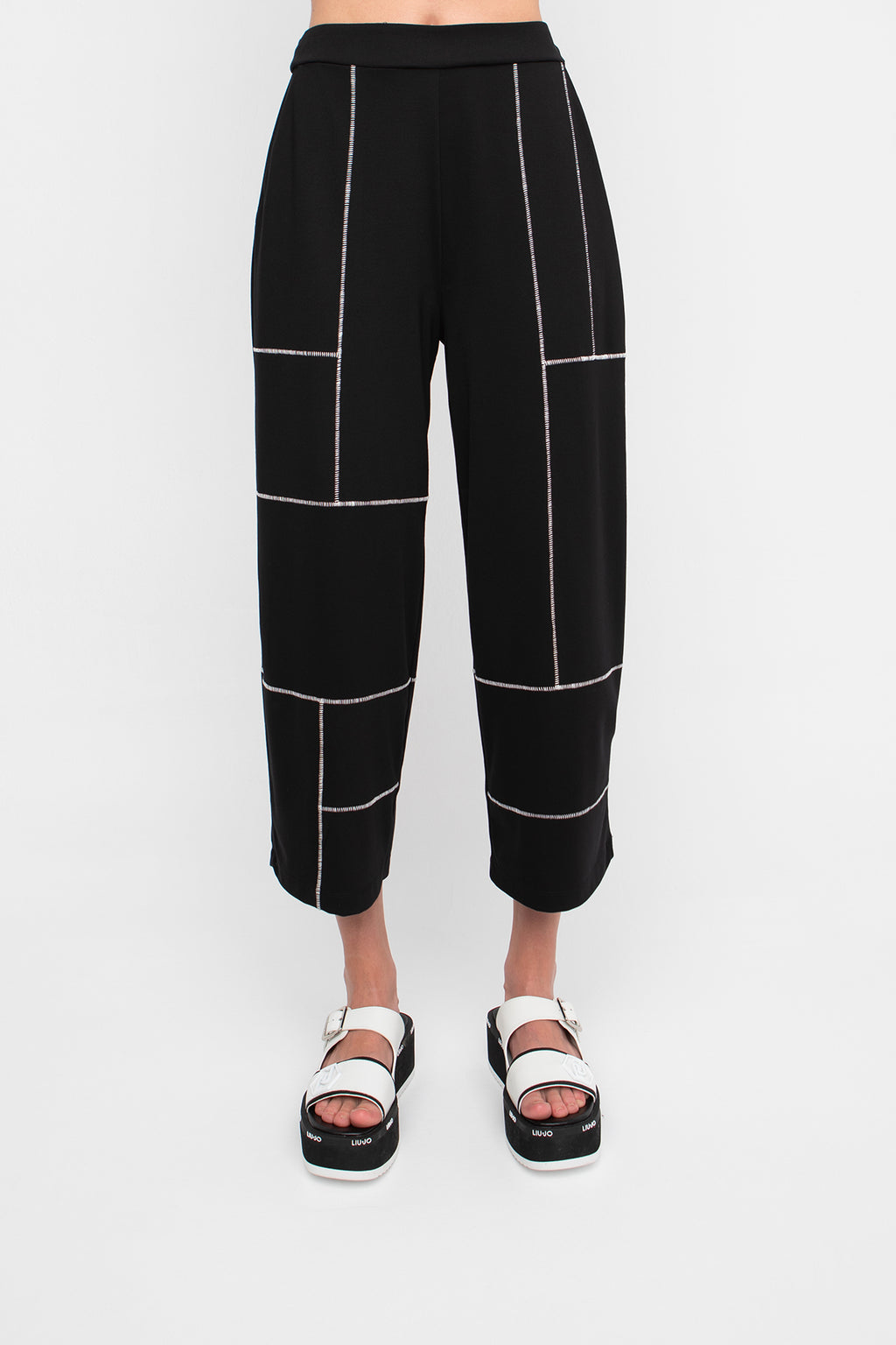 ozai n ku  contrast stitch crop trousers in black