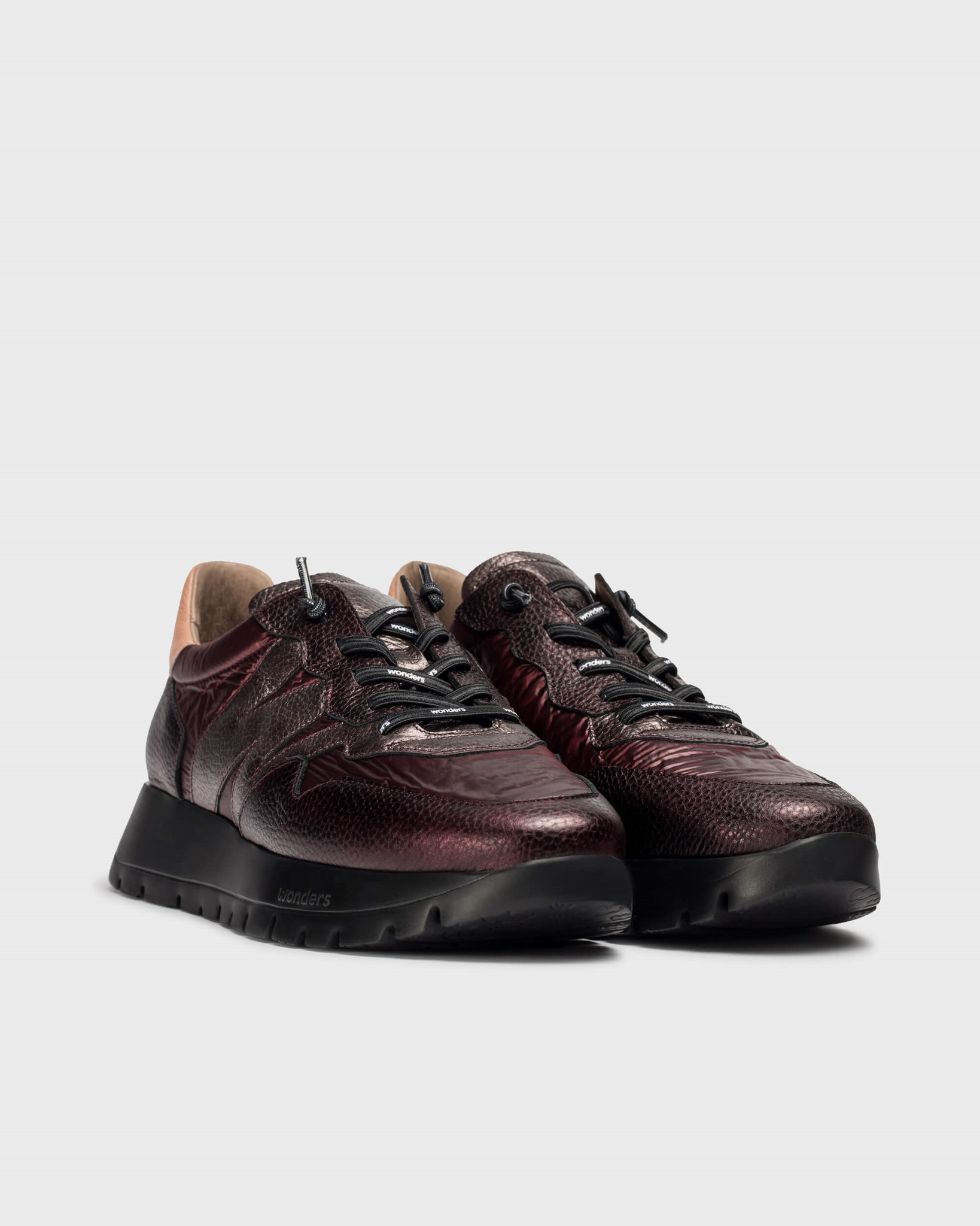 wonders odisei metallic sneakers in burgundy