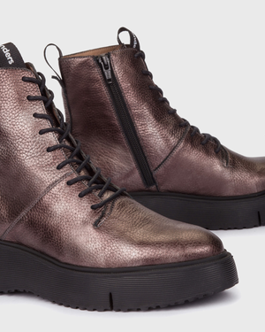 wonders metallic leather lace up boot in bronze