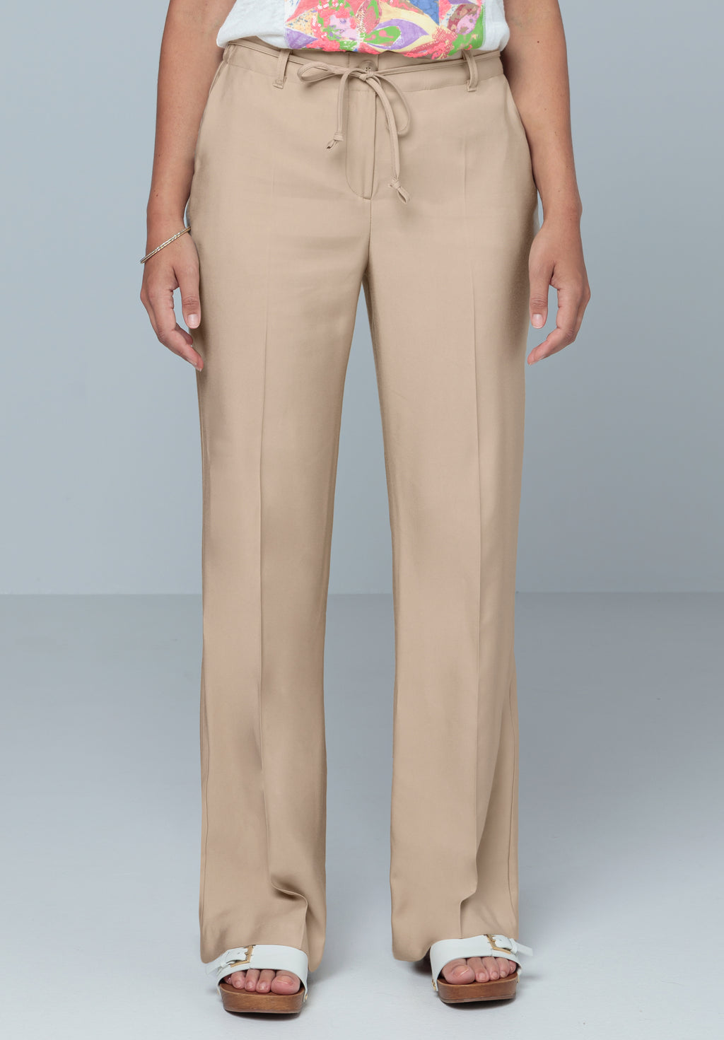 <p>Bianca parigi wide leg trousers in sand, matching jacket available as a co-ordinate </p>
<p>Product code 30020</p>