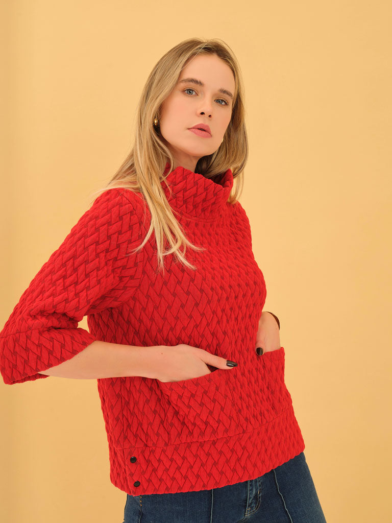 dolcezza quilted pullover in red