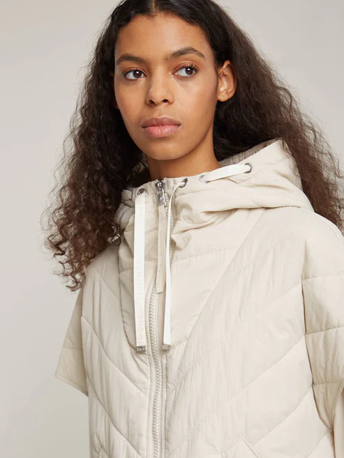Beaumont lightweight quilted gilet with hood and oversized shoulders