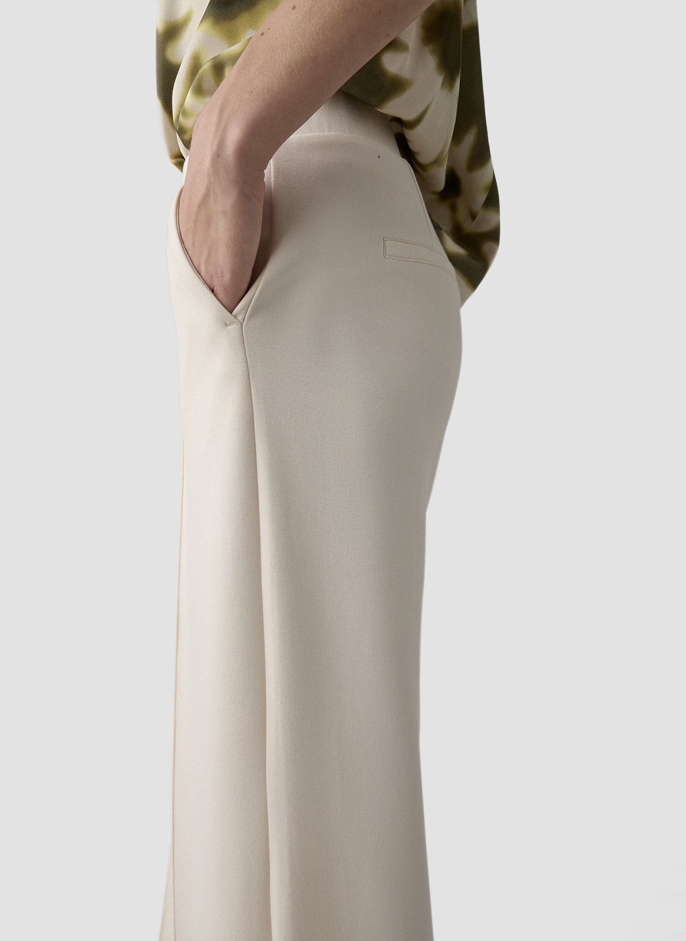 le comte jersey wide leg trousers in cream
