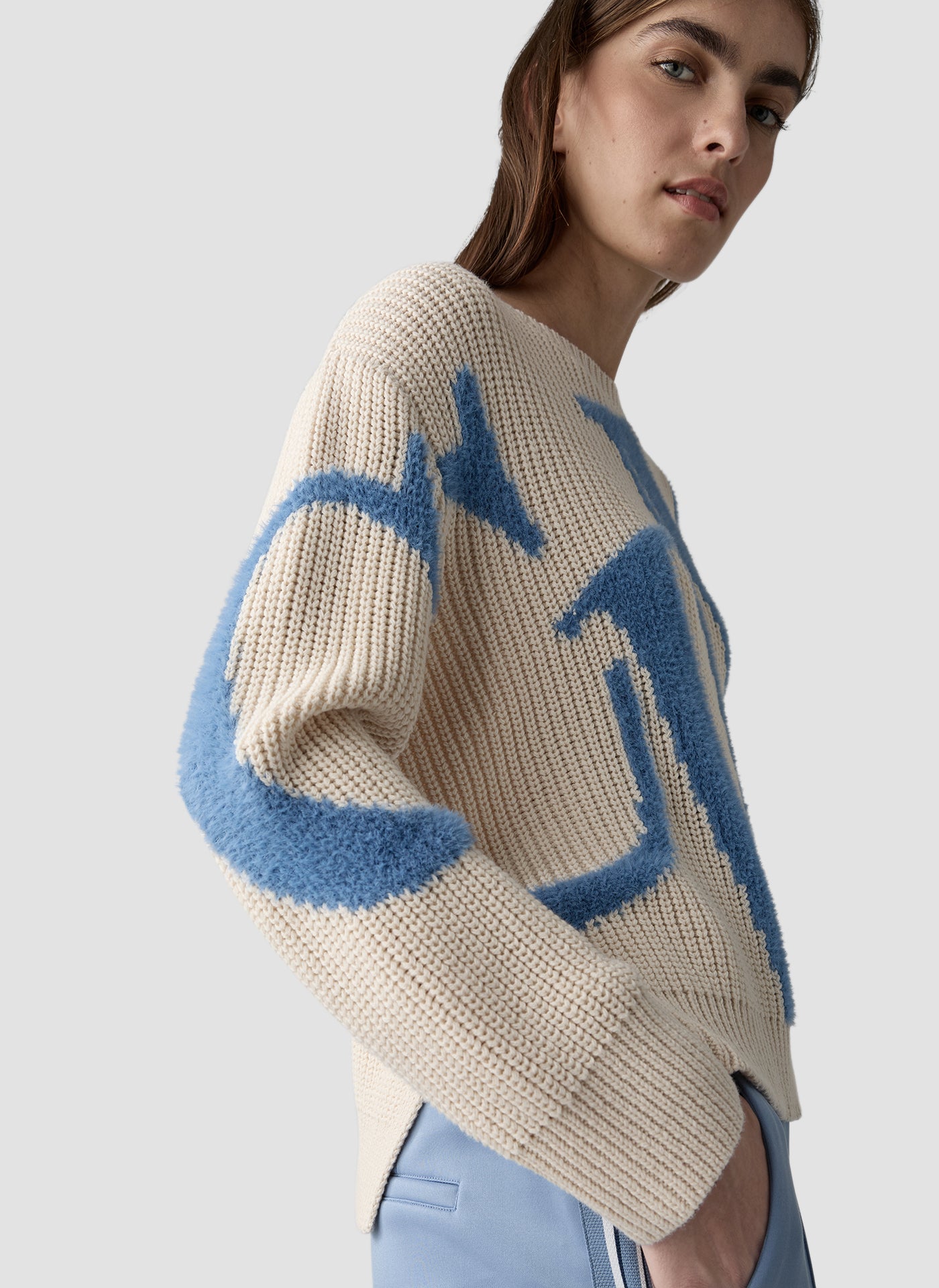 le comte fluffy slogan knit in cream