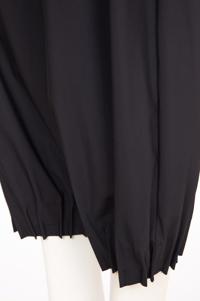 naya wide leg pintuck hem trousers in black