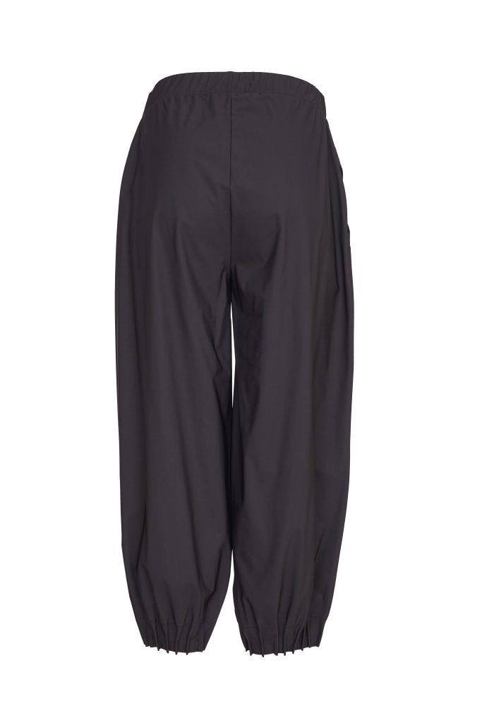 naya wide leg pintuck hem trousers in black