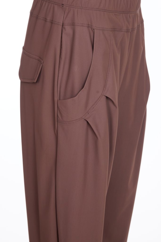 Naya Classic cuff trousers in cocoa