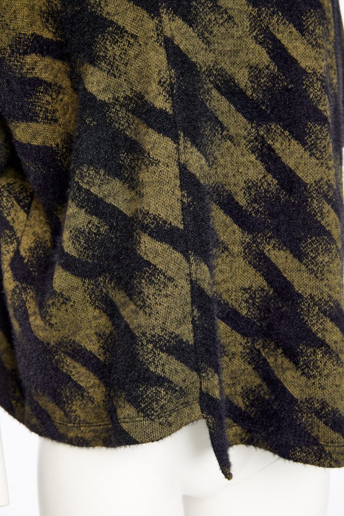 naya houndstooth knit high neck top in moss