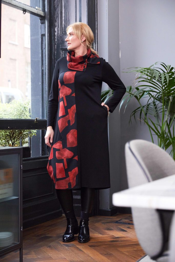 ora contrast panel and button collar dress in black & red
