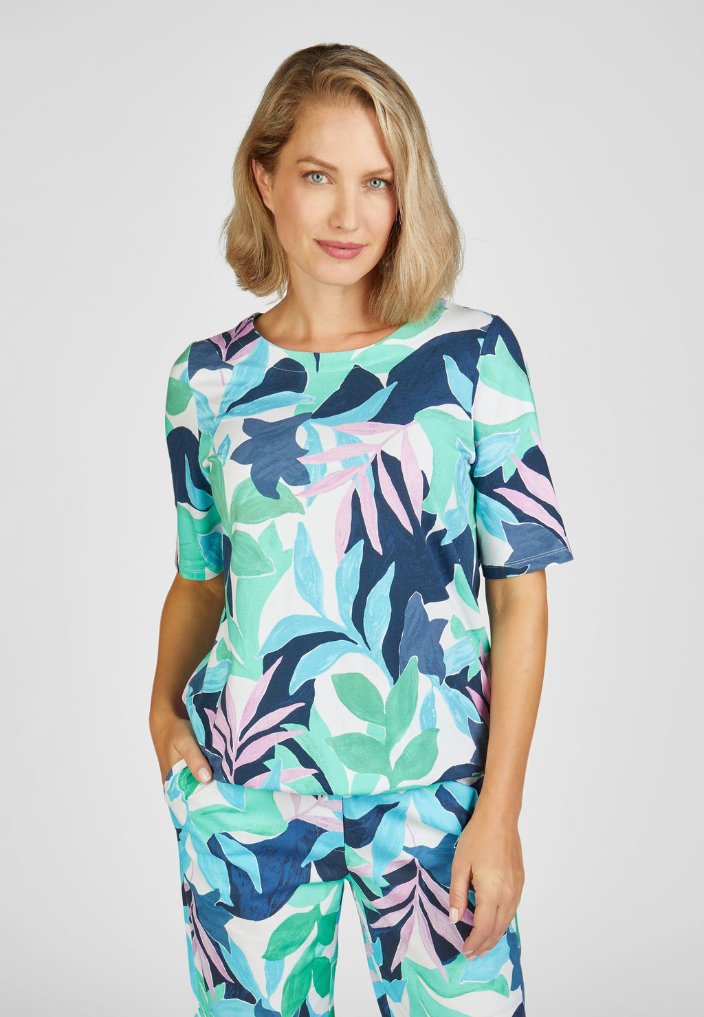Rabe salty breeze collection leaf print roundneck tshirt, product code 52-223350