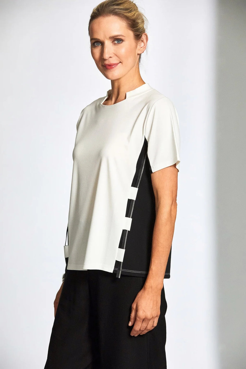 peruzzi zip trim top in black & white