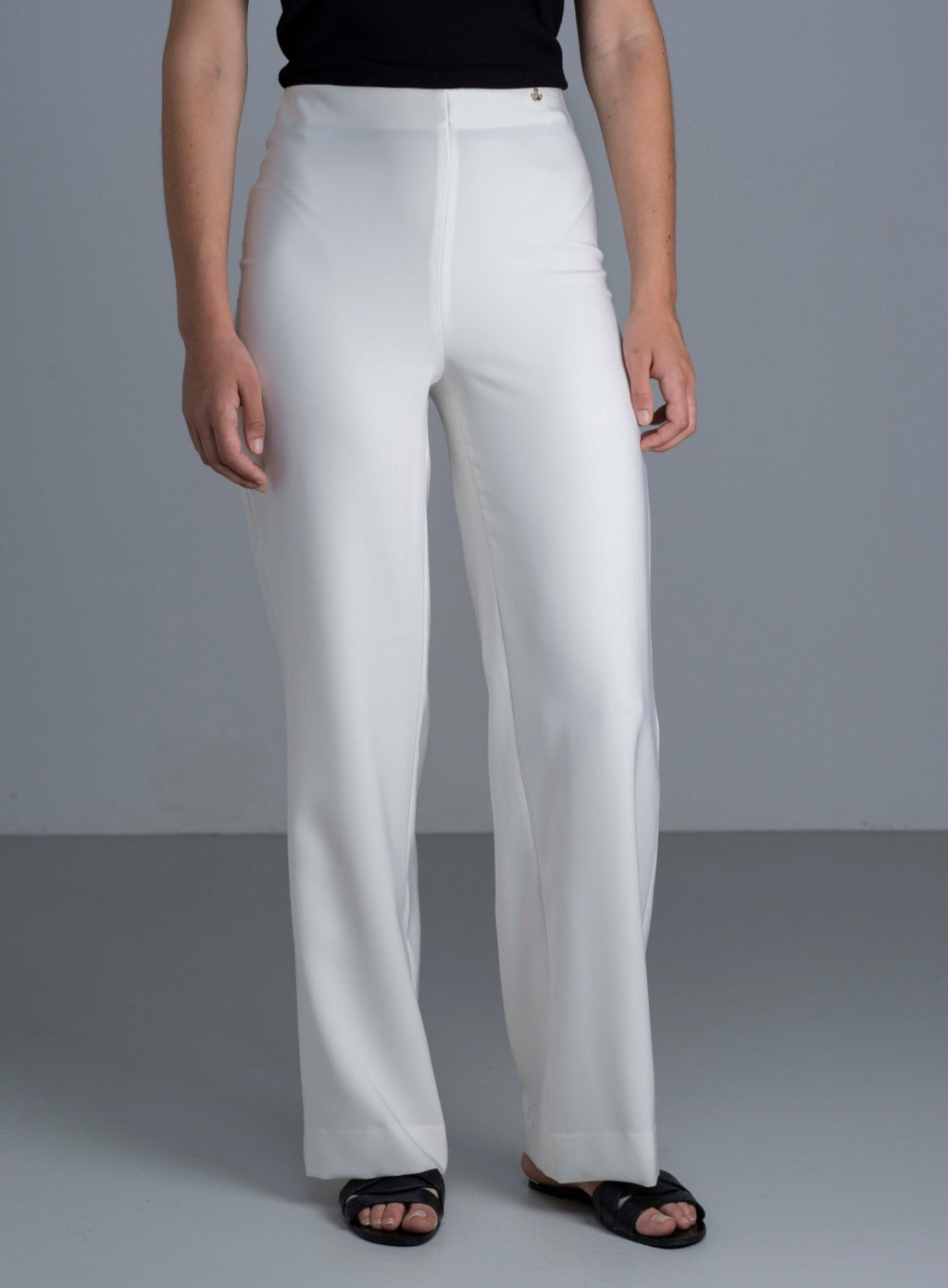 <p>Hongo wide leg high rise trousers in white</p>
<p>Product code 1072H002</p>