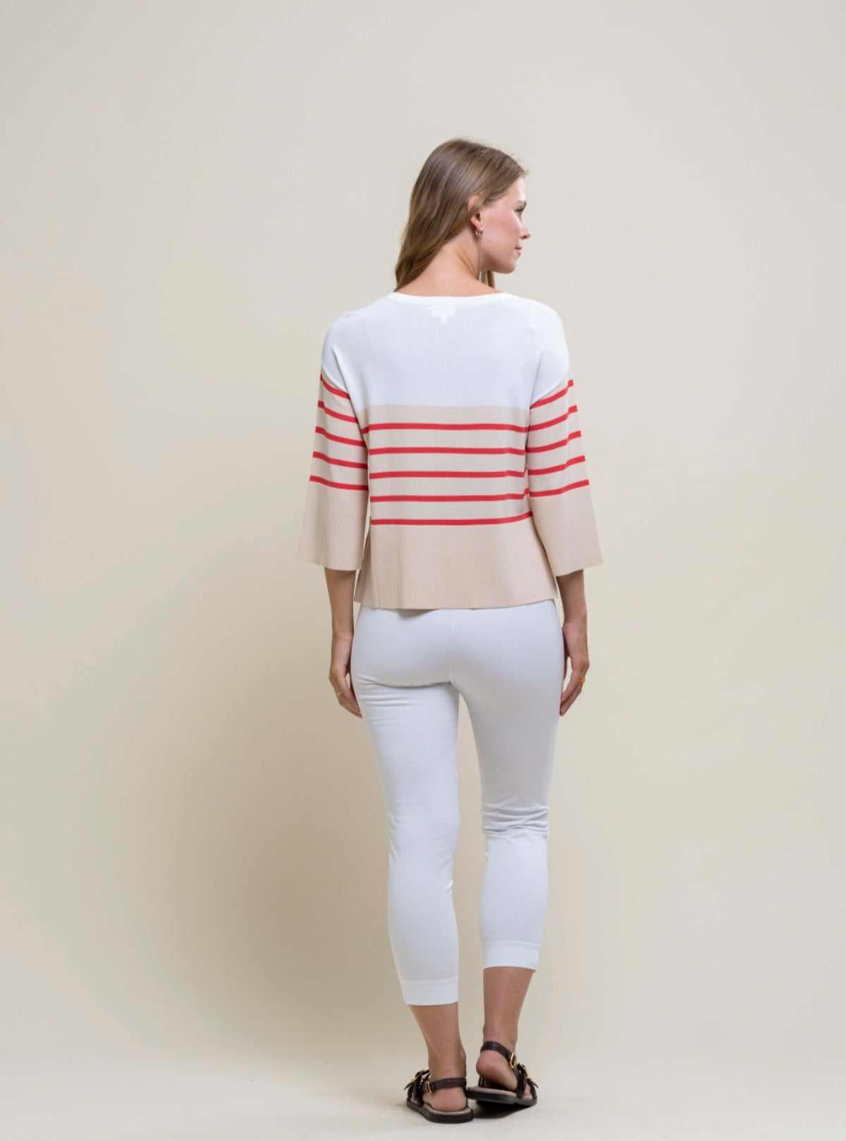 Hongo red horizontal striped light knit
Product code JL02H501