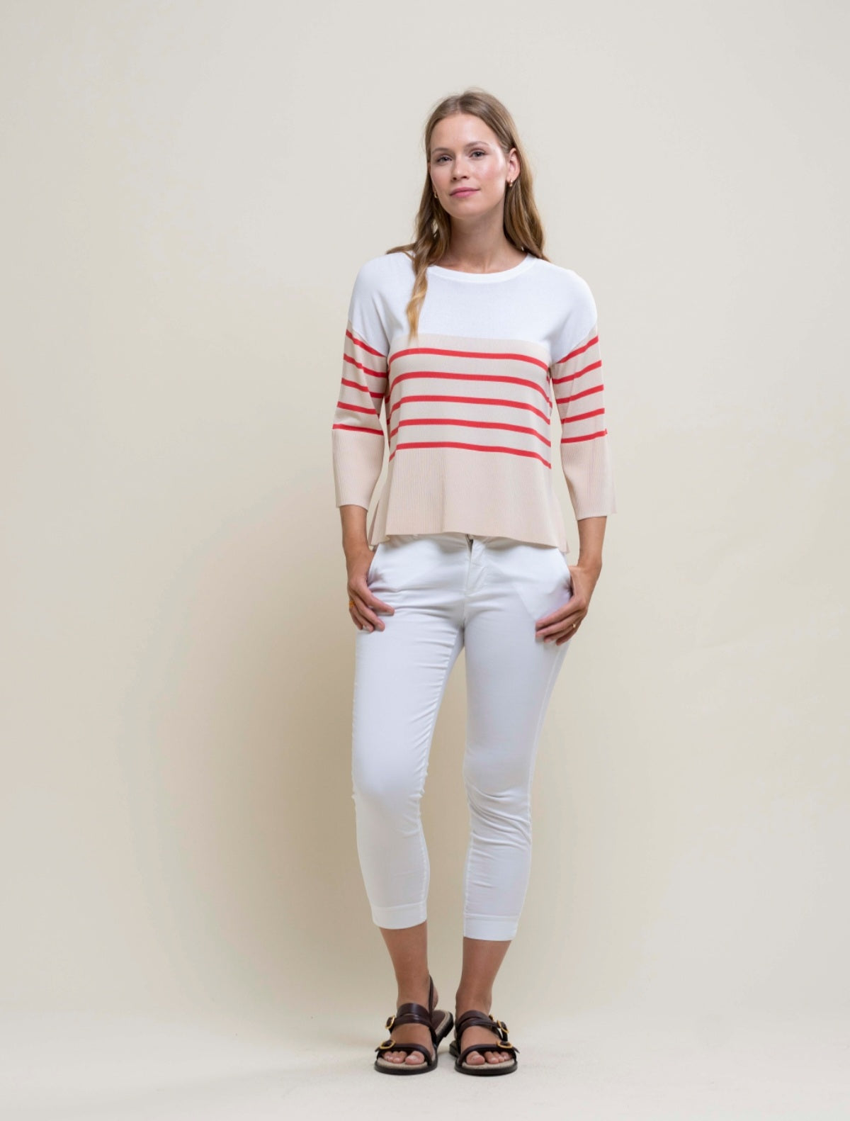 Hongo red horizontal striped light knit
Product code JL02H501