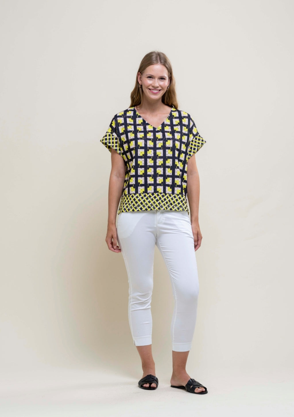 Hongo square pattern perforated v-neck top in navy and lime, product code 6253 H025