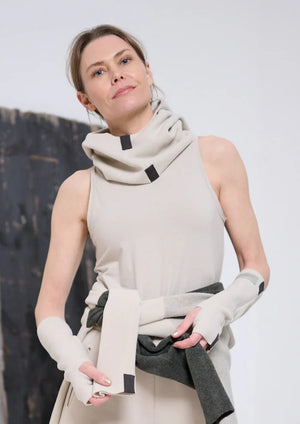 HENRIETTE STEFFENSEN WRIST WARMER IN BEIGE