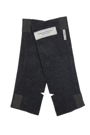 HENRIETTE STEFFENSEN WRIST WARMER IN BLACK
