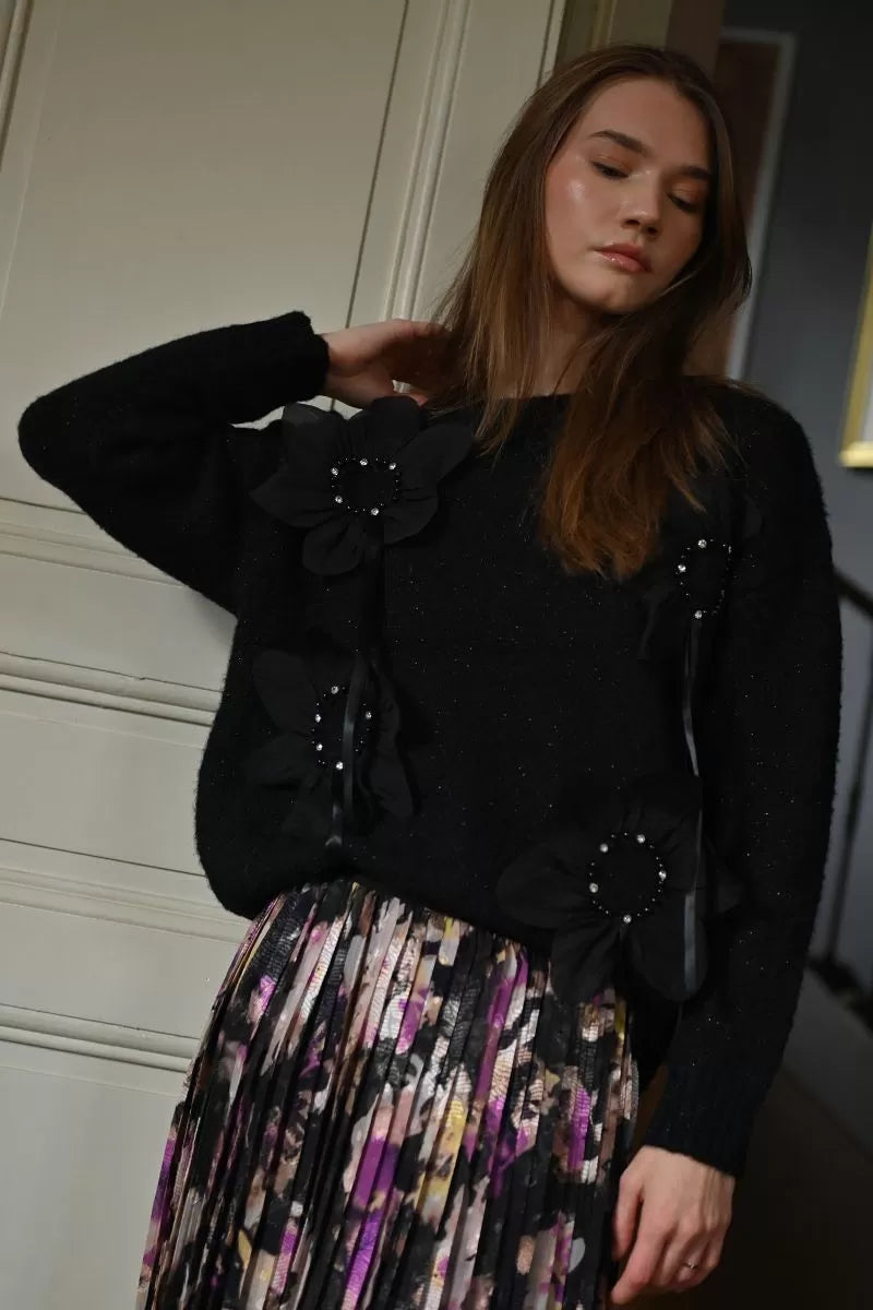 molly bracken embossed floral knit in black
