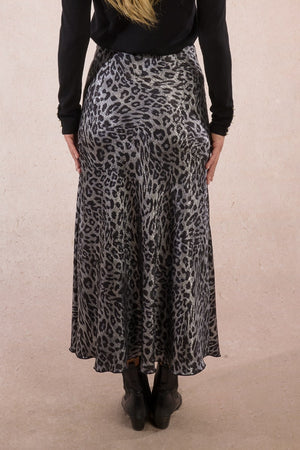 molly bracken leopard print skirt in grey