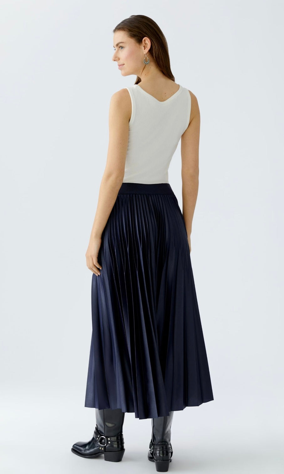 oui pleated midi skirt in navy