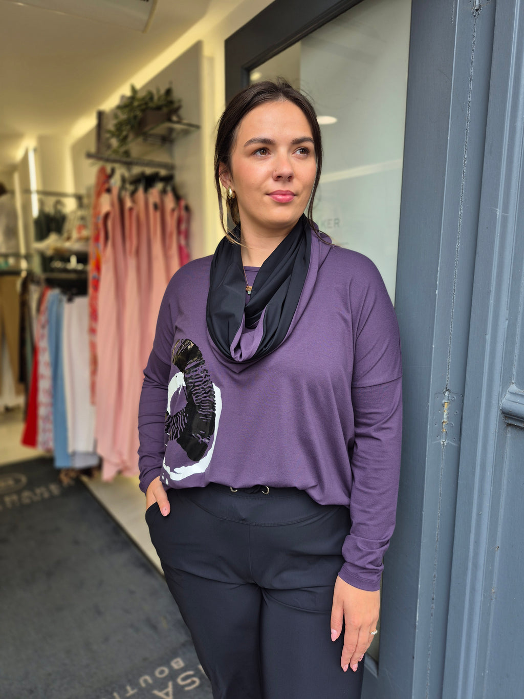 naya placement circle print top in mulberry