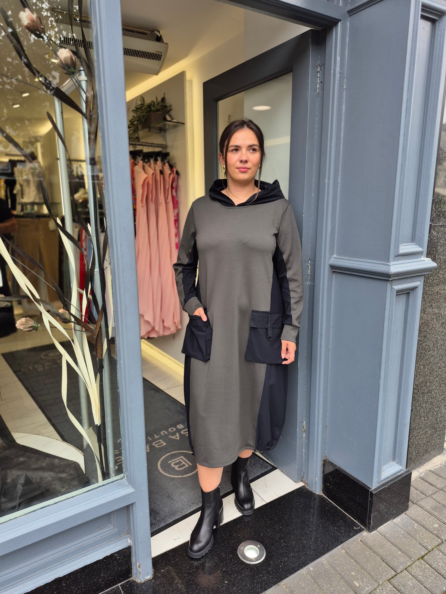 naya contrast hood and sides dress in forest & black