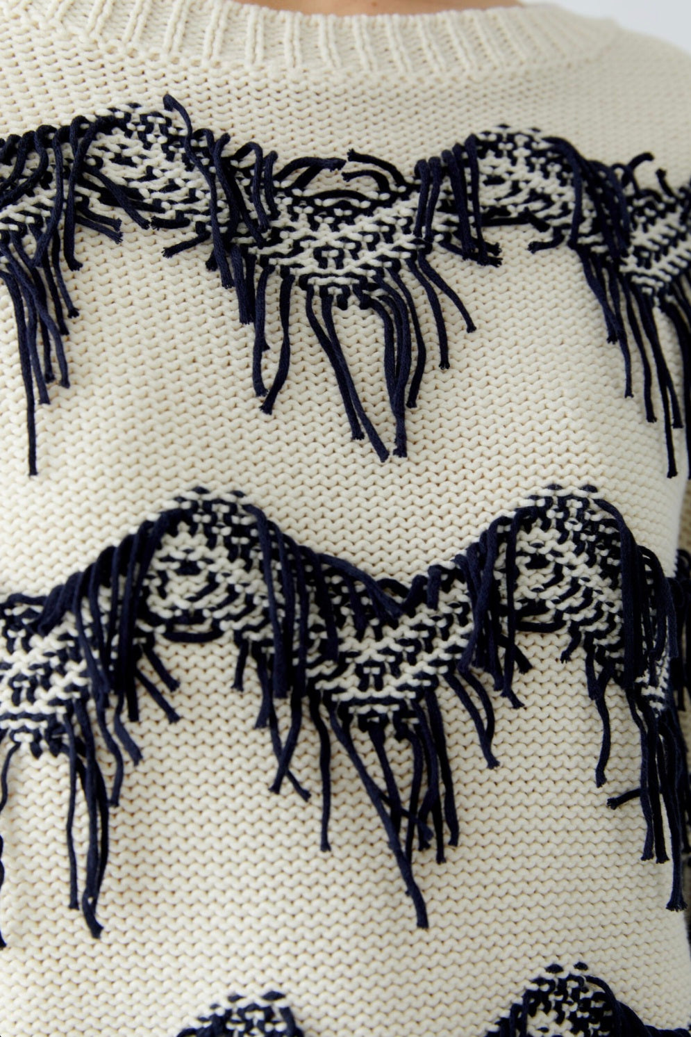 oui fringe style knit in cream & navy
