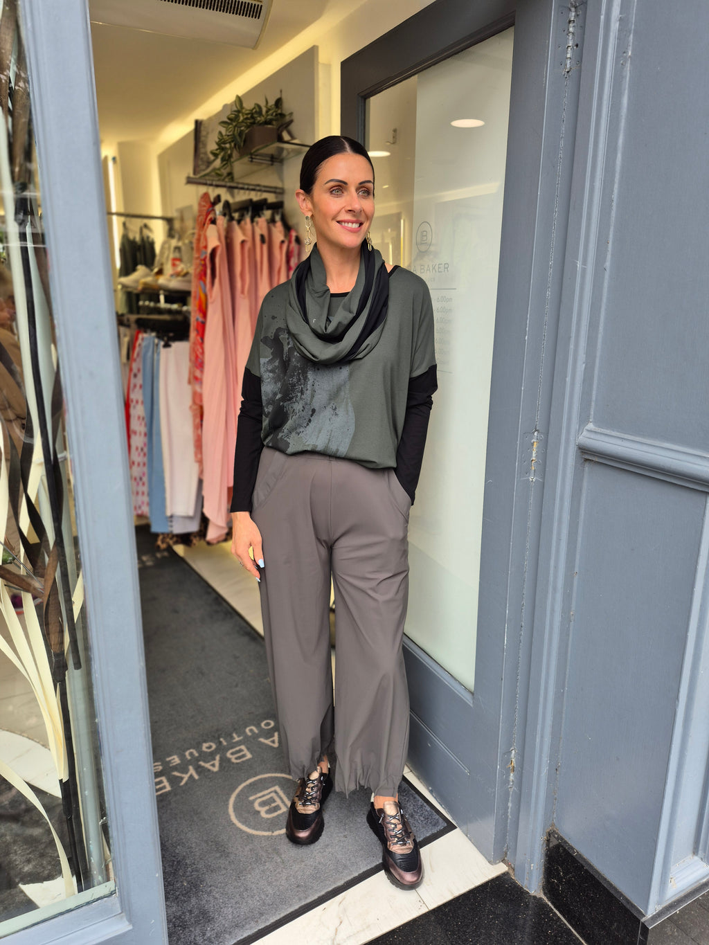 naya wide leg pintuck hem trousers in forest green