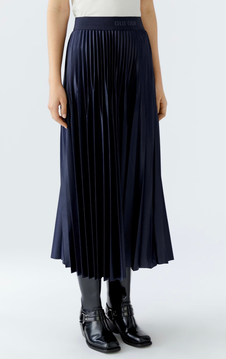 oui pleated midi skirt in navy