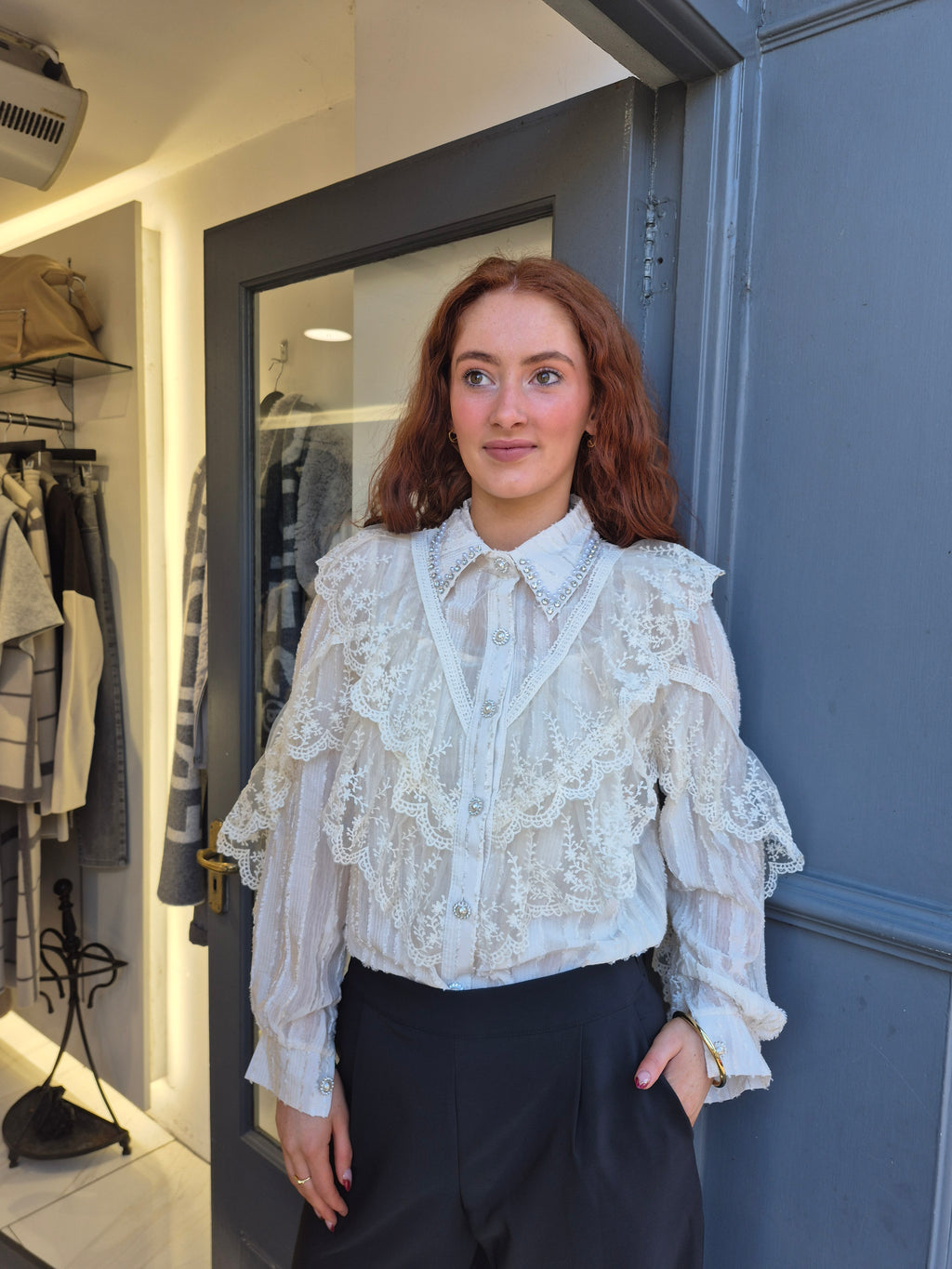 Lace layer blouse in cream