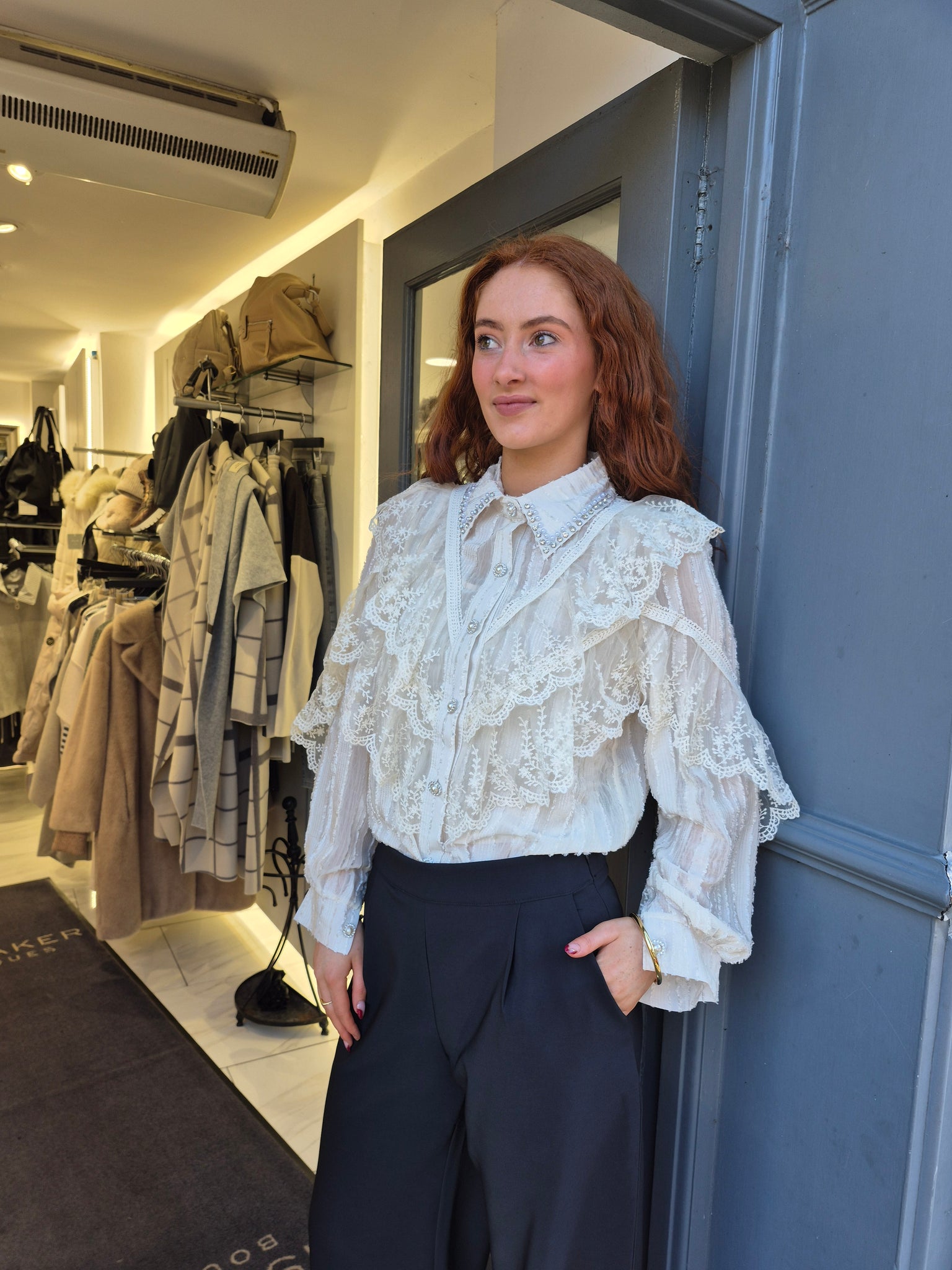 Lace layer blouse in cream