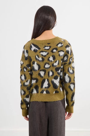 Lili sidonio leopard print vneck knit in khaki green